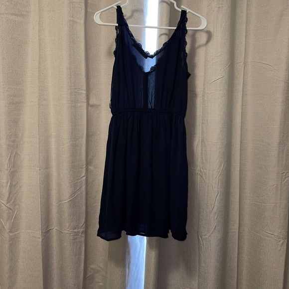 Beautiful dress bought at Boutique 1841! - Picture 2 of 4